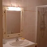 Bed & Breakfast La Nichee Rochefort-Montagne
